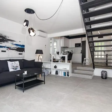 House With Jacuzzi Punat