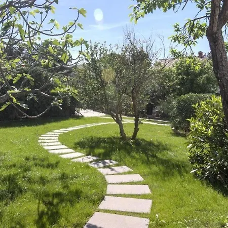 House With Jacuzzi Villa Punat